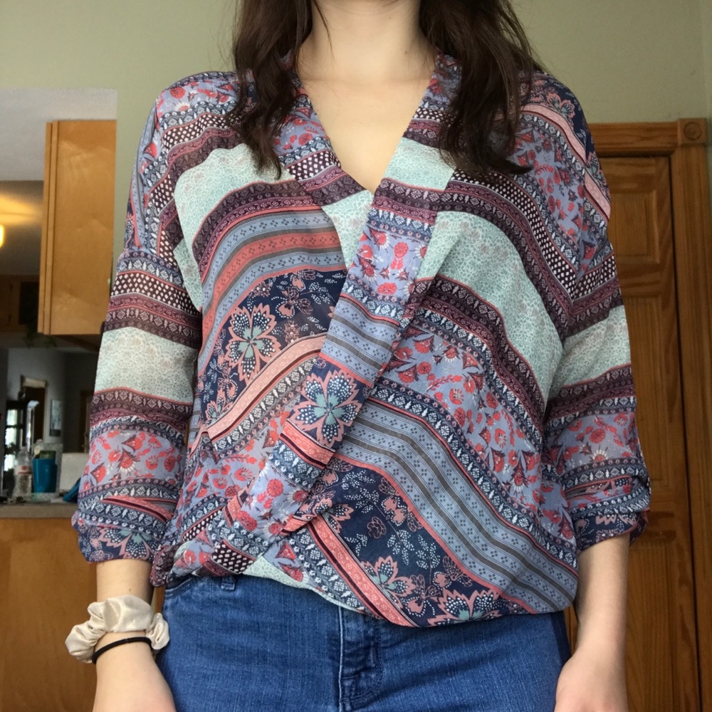 V-Neck blouse, perfect condition, size M